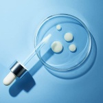 L'Oreal Paris Revitalift 0.3% Pure Retinol Night Serum, Reduce Deep Wrinkles, Fragrance Free 1 oz + Moisturizer Sample - Image 4